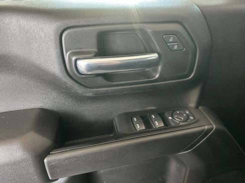 Used 2019 Chevrolet Silverado 1500 Custom Trail Boss w/ Custom Convenience Package AWD/4WD image 10