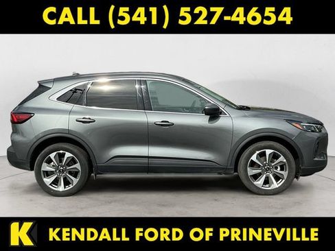 Used 2025 Ford Escape Platinum AWD/4WD image 4