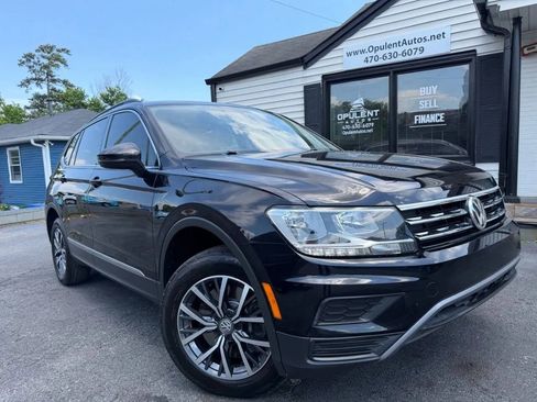Used 2020 Volkswagen Tiguan SE w/ Panoramic Sunroof Package FWD image 1