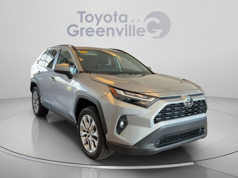 Used 2025 Toyota RAV4 XLE Premium w/ Weather Package AWD/4WD image 8