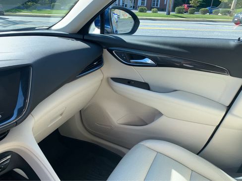 Used 2022 Buick Envision Essence w/ Safety Package image 21