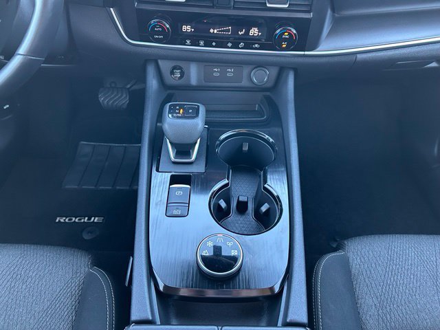 Used 2025 Nissan Rogue SV AWD/4WD image 15