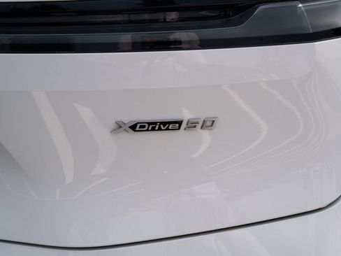 Used 2024 BMW iX xDrive50 w/ Sport Package AWD/4WD image 15