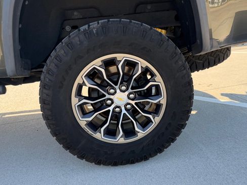 Used 2018 Chevrolet Colorado ZR2 image 12