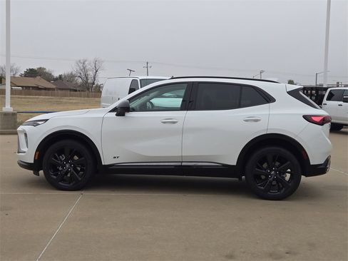 Used 2025 Buick Envision Sport Touring image 4