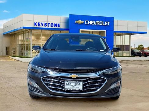 Used 2024 Chevrolet Malibu LT FWD image 2