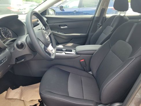 New 2025 Nissan Sentra SV w/ Trunk Package image 15