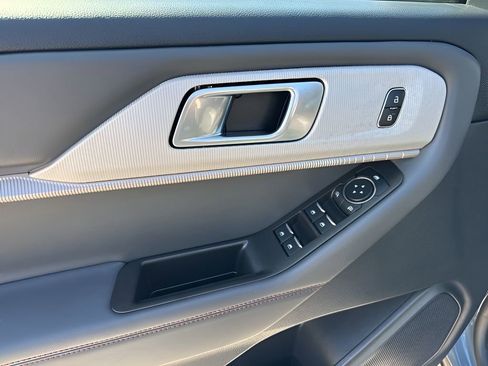 Used 2026 Ford Explorer Active w/ Active Comfort Package image 27