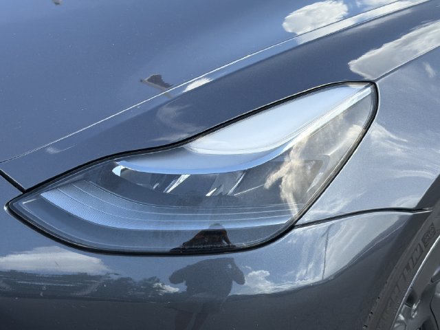 Used 2023 Tesla Model 3 Standard Range RWD image 8