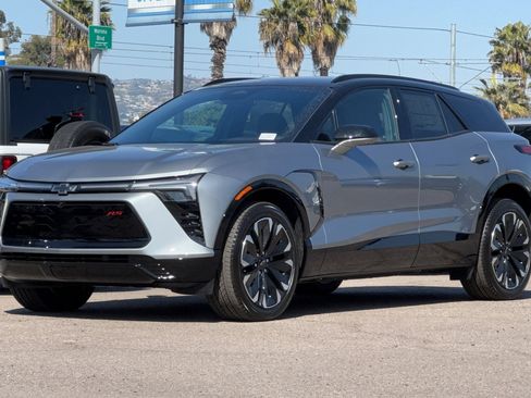 New 2025 Chevrolet Blazer EV RS image 8