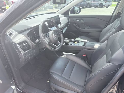 Used 2024 Nissan Rogue SL w/ SL Premium Package FWD image 9