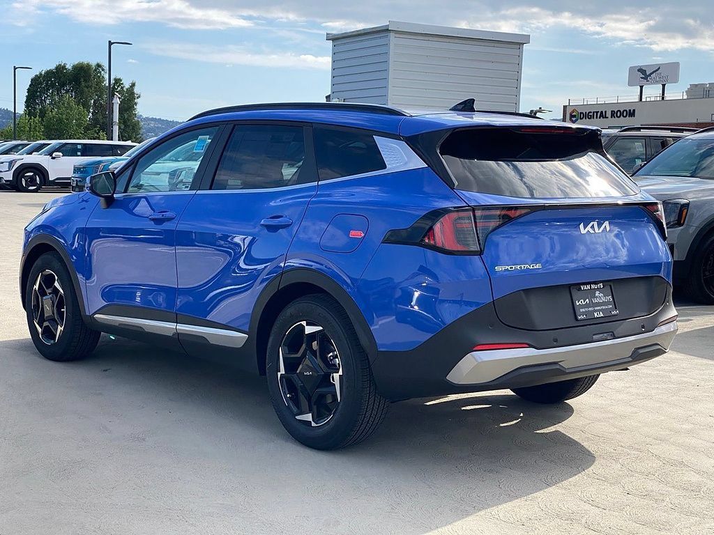 New 2026 Kia Sportage EX w/ EX Panorama Roof Package FWD image 6