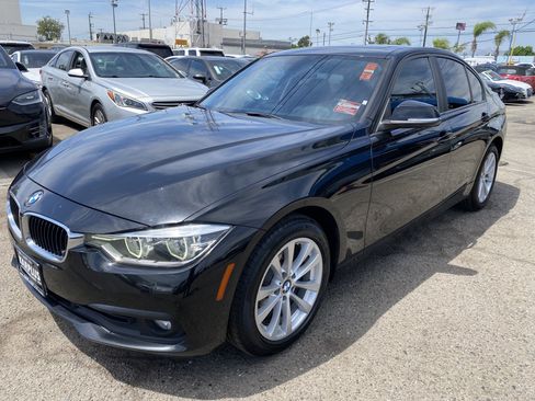 Used 2018 BMW 320i Sedan w/ Convenience Package RWD image 2