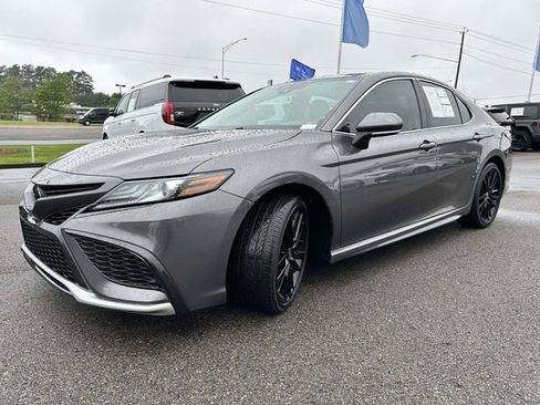 Used 2023 Toyota Camry XSE FWD image 7