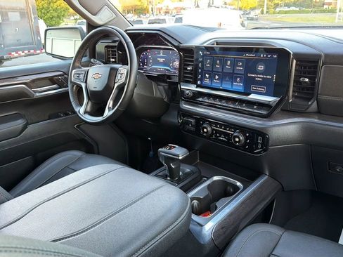 Used 2024 Chevrolet Silverado 1500 LTZ AWD/4WD image 2