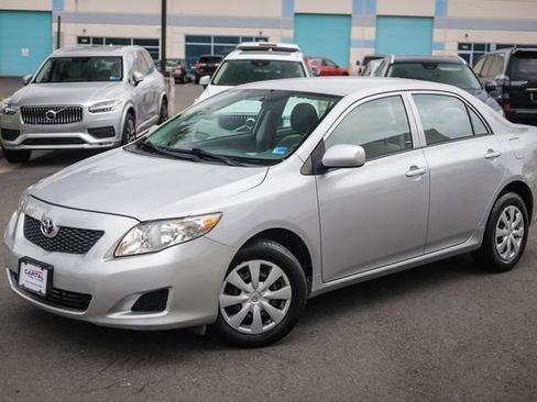 Used 2010 Toyota Corolla LE FWD image 5