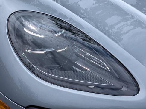 Certified 2022 Porsche Macan S AWD/4WD image 33