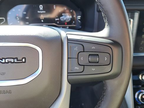 Used 2023 GMC Yukon Denali image 22