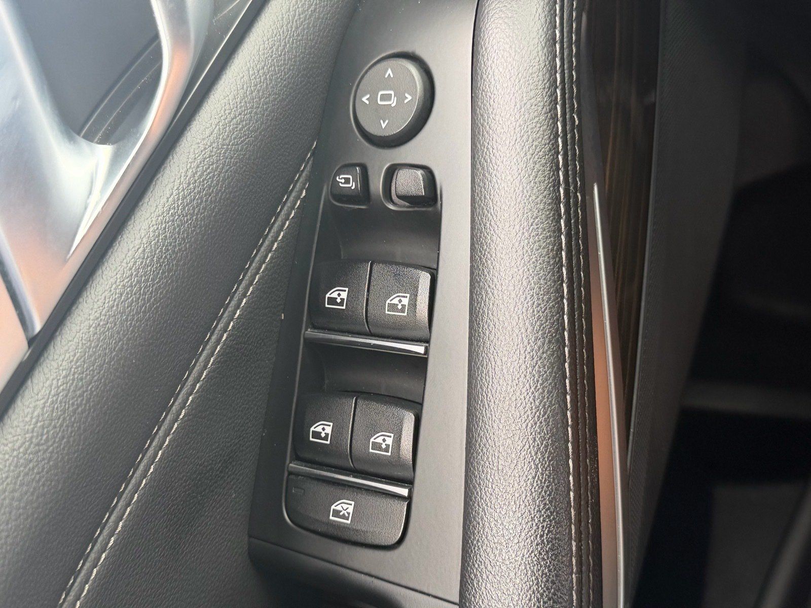 Used 2020 BMW X5 xDrive40i w/ Premium Package AWD/4WD image 37