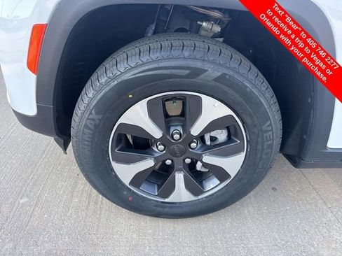 Used 2024 Jeep Grand Cherokee Limited 4xe image 9