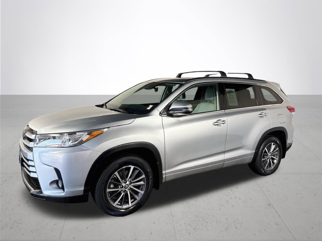 Used 2018 Toyota Highlander XLE AWD/4WD image 2
