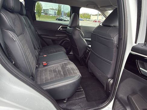 Used 2022 Mitsubishi Outlander SE AWD/4WD image 19