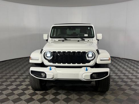 Used 2024 Jeep Wrangler High Altitude AWD/4WD image 11