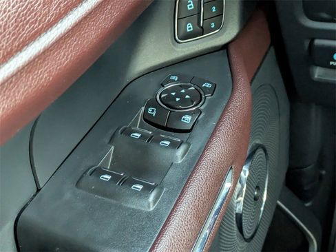 Used 2022 Ford Expedition Limited image 26