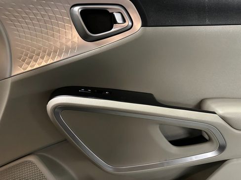 Certified 2023 Kia Soul LX w/ LX Technology Package image 22