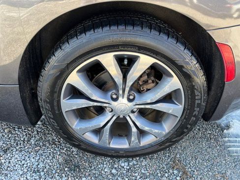 Used 2017 Chrysler Pacifica Limited w/ UConnect Theater Package image 11