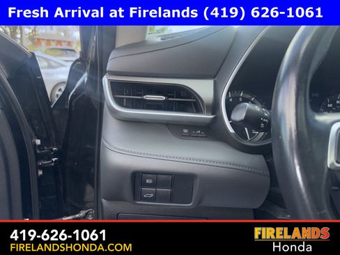 Used 2020 Toyota Highlander XLE image 14