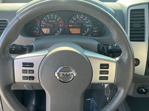 Used 2019 Nissan Frontier SV w/ Value Truck Package AWD/4WD image 7