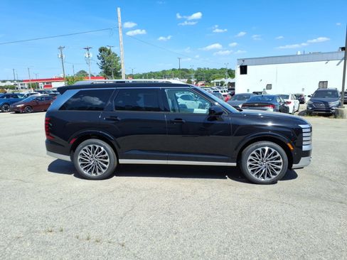 New 2026 Hyundai Palisade Calligraphy FWD image 2