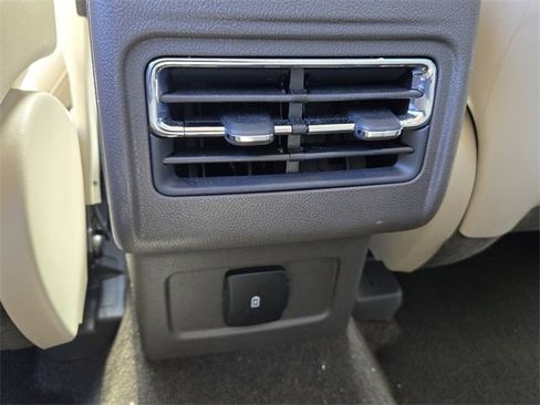 Used 2023 Lincoln Corsair FWD image 15