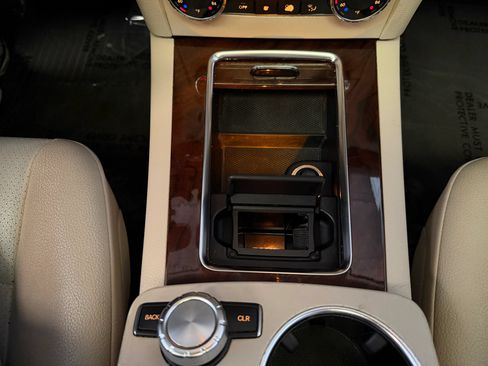 Used 2013 Mercedes-Benz GLK 350 4MATIC image 27