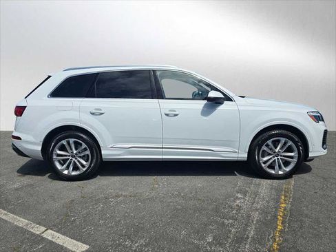 Used 2025 Audi Q7 3.0T Premium Plus AWD/4WD image 2