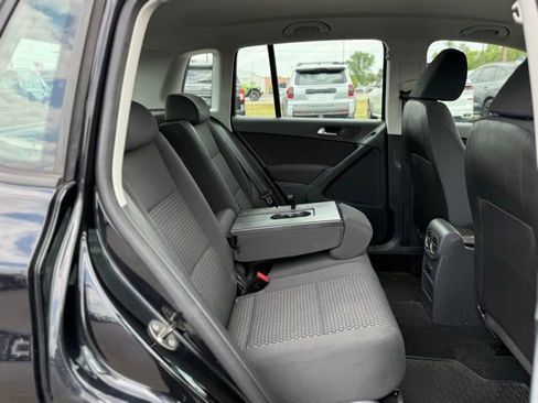 Used 2010 Volkswagen Tiguan SE AWD/4WD image 15