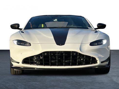 Used 2022 Aston Martin V8 Vantage Coupe image 7