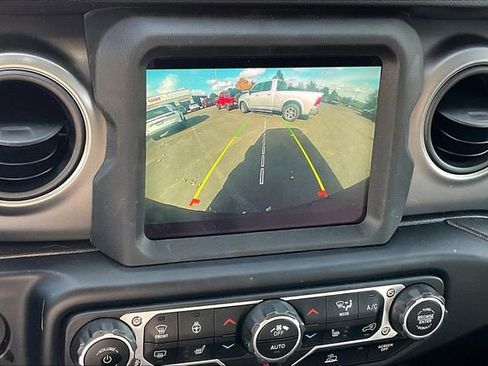 Used 2022 Jeep Wrangler Unlimited Sport image 20