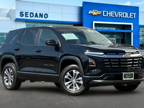 Used 2025 Chevrolet Equinox LT w/ Safety and Technology Package FWD image 2