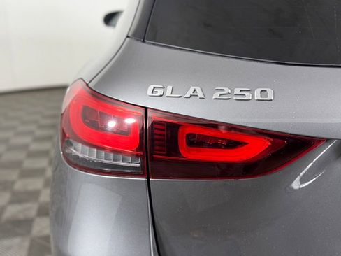 Used 2021 Mercedes-Benz GLA 250 4MATIC image 10