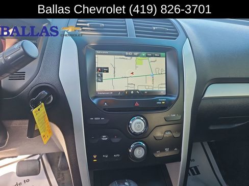 Used 2014 Ford Explorer XLT w/ Equipment Group 202A AWD/4WD image 11