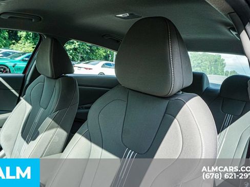 Used 2024 Hyundai Elantra SEL FWD image 17