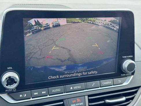 Used 2024 Nissan Altima 2.5 SR FWD image 10