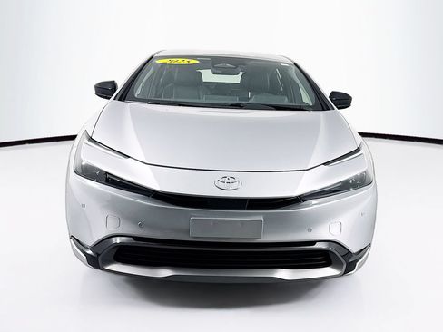Used 2025 Toyota Prius XLE FWD image 2