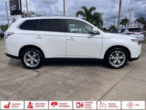 Used 2014 Mitsubishi Outlander GT image 2