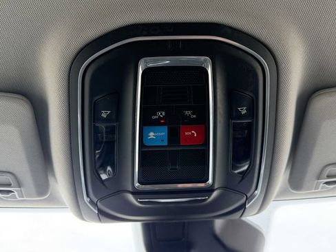 Used 2023 Jeep Grand Cherokee Laredo AWD/4WD image 33
