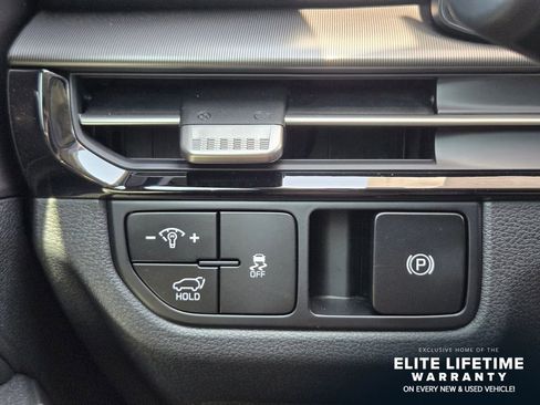Used 2026 Kia Sportage EX FWD image 21