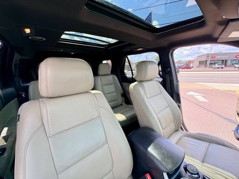 Used 2015 Ford Explorer XLT w/ Equipment Group 202A AWD/4WD image 34