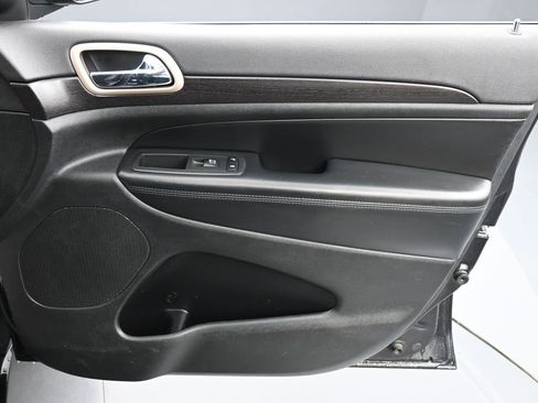 Used 2015 Jeep Grand Cherokee Altitude image 19